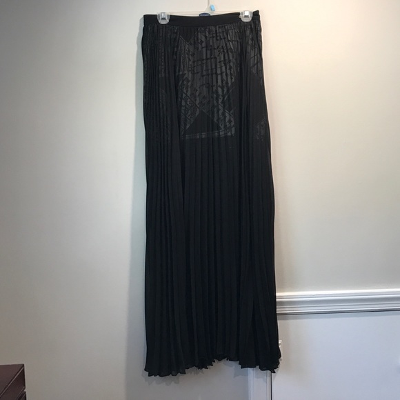 Guess Maxi skirt - Picture 2 of 2